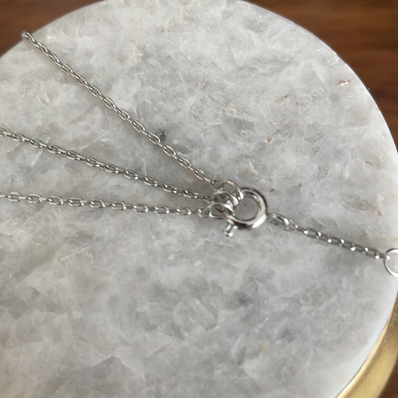 3 silver necklaces in one! - Picture 5 of 6